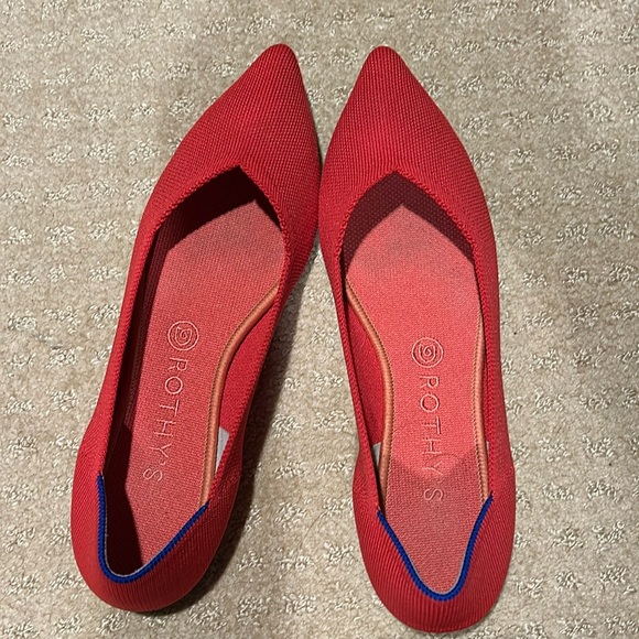 Rothy’s classic super cute Point solid cherry red, size 10 - Picture 1 of 5